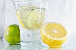 A healthy life - images - Glass of water with lemon and lime.jpg